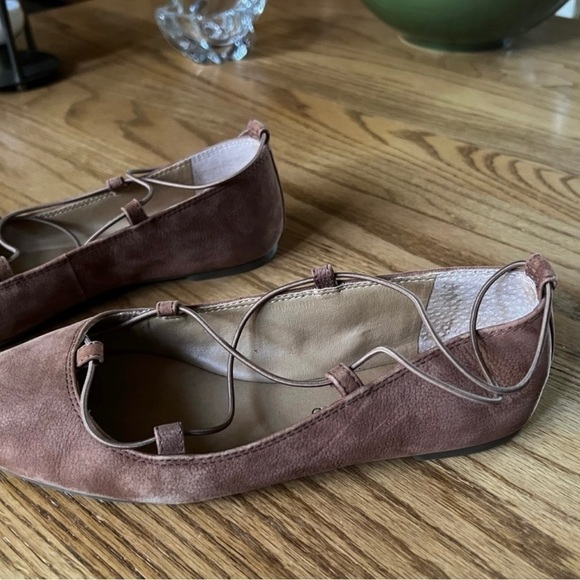 Lucky Brand Ballet Flats size 6 Women's - Picture 2 of 8